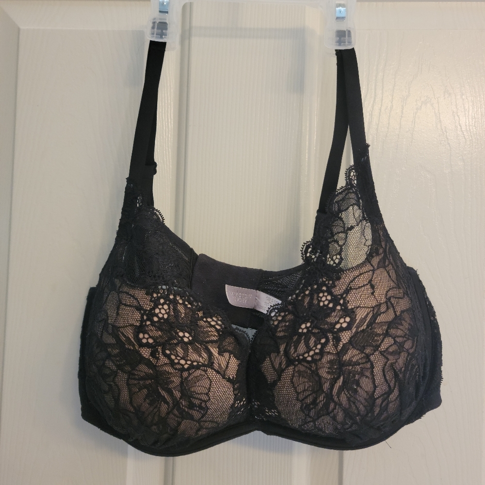 38D Victoria's Secret Bra